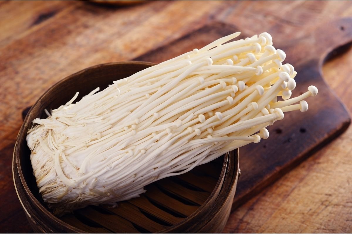 Are Enoki Mushrooms Healthy (1)