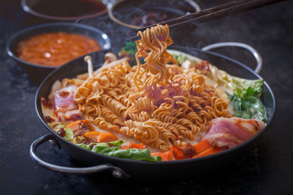 How To Eat Kimchi With Ramen