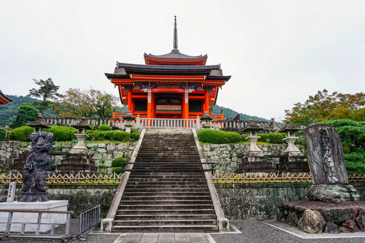 Top 10 Famous Japanese Temples To Visit