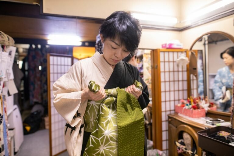 How To Tie An Obi - Why So Japan